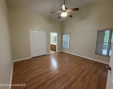 3022 Pebble Creek Street - Photo Thumbnail 6