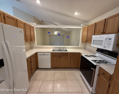 3022 Pebble Creek Street - Photo Thumbnail 4
