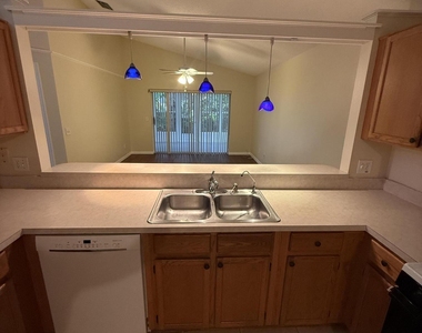 3022 Pebble Creek Street - Photo Thumbnail 12
