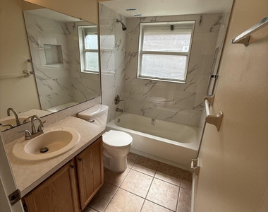 3022 Pebble Creek Street - Photo Thumbnail 11