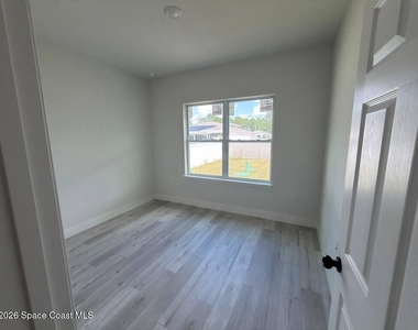 725 Bryant Road Sw - Photo Thumbnail 7