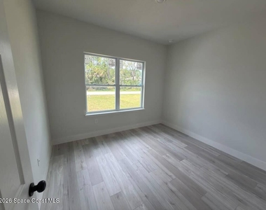 725 Bryant Road Sw - Photo Thumbnail 8