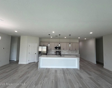 725 Bryant Road Sw - Photo Thumbnail 3