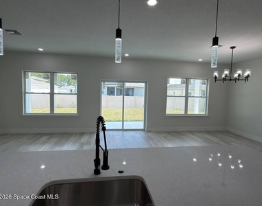 725 Bryant Road Sw - Photo Thumbnail 2