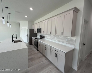 725 Bryant Road Sw - Photo Thumbnail 4