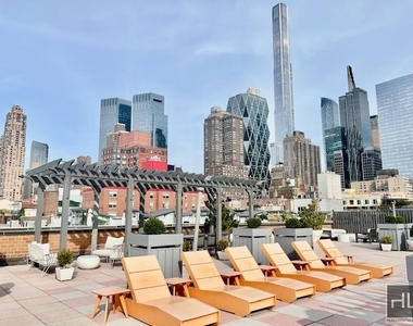 West 53rd Street - Photo Thumbnail 4