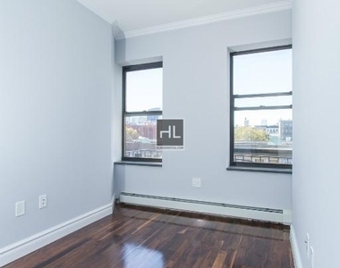 Avenue B - Photo Thumbnail 2