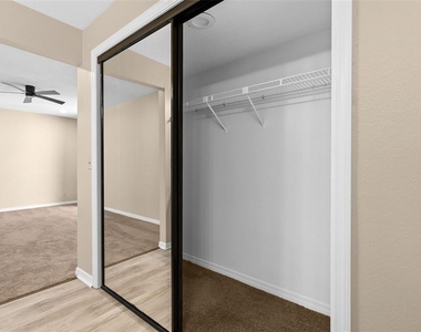 15319 W Pond Woods Drive - Photo Thumbnail 21