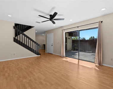 15319 W Pond Woods Drive - Photo Thumbnail 8