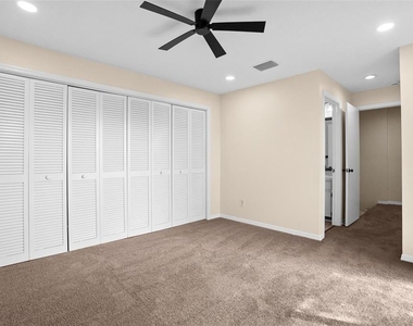 15319 W Pond Woods Drive - Photo Thumbnail 32