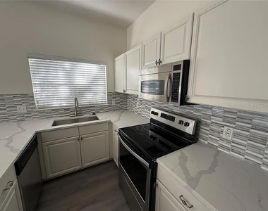 3116 Toscana Circle - Photo Thumbnail 2