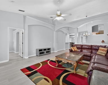 1113 Savannah Landings Avenue - Photo Thumbnail 32