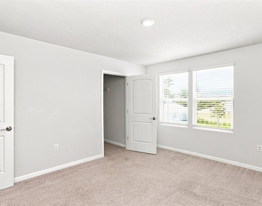 13 Zebulon Place - Photo Thumbnail 6