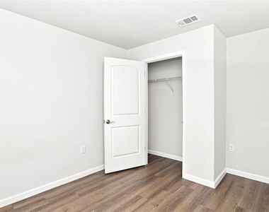13 Zebulon Place - Photo Thumbnail 10
