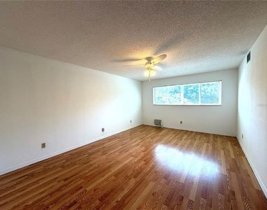 2383 Netherlands Drive - Photo Thumbnail 8
