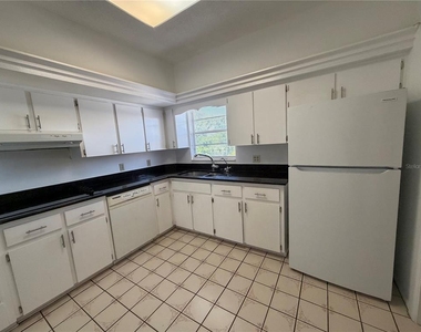 2383 Netherlands Drive - Photo Thumbnail 4