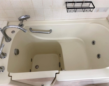 2383 Netherlands Drive - Photo Thumbnail 10