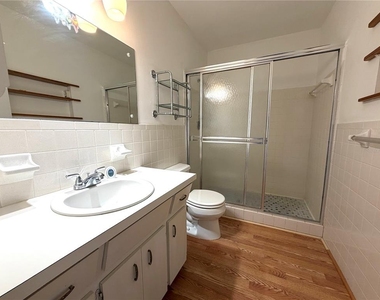 2383 Netherlands Drive - Photo Thumbnail 12