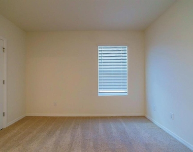 7976 Pelican Reed Circle - Photo Thumbnail 6