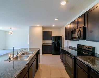 7976 Pelican Reed Circle - Photo Thumbnail 4
