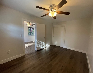 3734 Burlington Avenue N - Photo Thumbnail 18