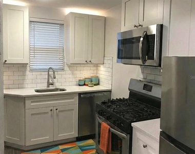3734 Burlington Avenue N - Photo Thumbnail 3