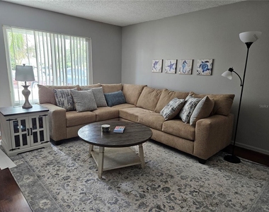 206 Sola Lane - Photo Thumbnail 4