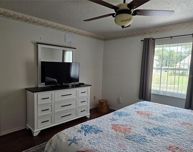 206 Sola Lane - Photo Thumbnail 13