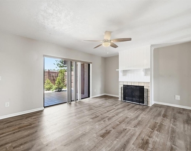 15314 E Pond Woods Drive - Photo Thumbnail 7