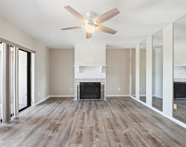 15314 E Pond Woods Drive - Photo Thumbnail 6
