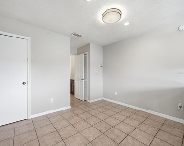 15314 E Pond Woods Drive - Photo Thumbnail 12