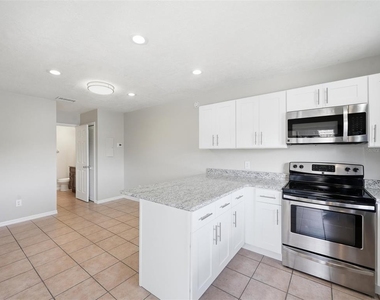 15314 E Pond Woods Drive - Photo Thumbnail 21