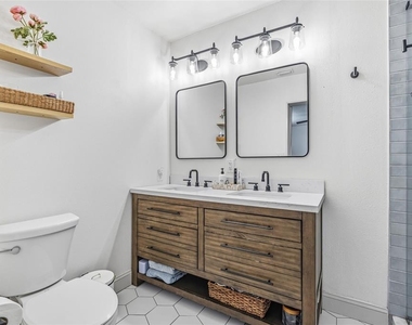 3913 W Wallace Avenue - Photo Thumbnail 14