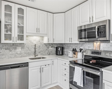 3913 W Wallace Avenue - Photo Thumbnail 8