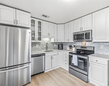 3913 W Wallace Avenue - Photo Thumbnail 7