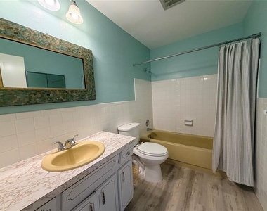 2361 Ecuadorian Way - Photo Thumbnail 10