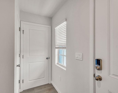 1468 Harmon Drive - Photo Thumbnail 14