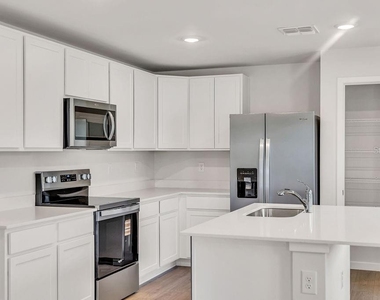 1468 Harmon Drive - Photo Thumbnail 6