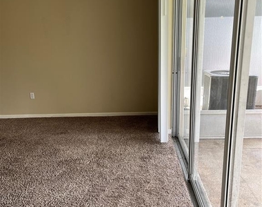 2751 Conch Hollow Drive - Photo Thumbnail 9