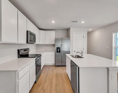 1469 Harmon Dr - Photo Thumbnail 6