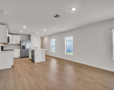 1469 Harmon Dr - Photo Thumbnail 4