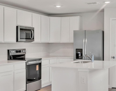 1469 Harmon Dr - Photo Thumbnail 10