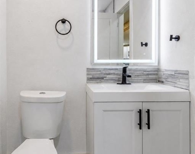 113 Inwood Circle - Photo Thumbnail 9