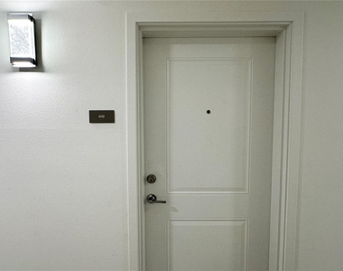 5563 Millenia Park Blvd - Photo Thumbnail 3
