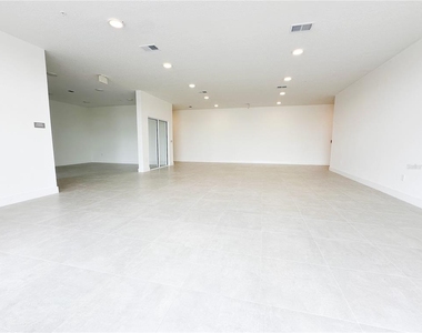 5563 Millenia Park Blvd - Photo Thumbnail 16
