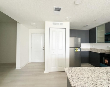 5563 Millenia Park Blvd - Photo Thumbnail 7