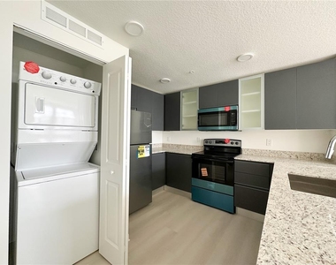 5563 Millenia Park Blvd - Photo Thumbnail 6