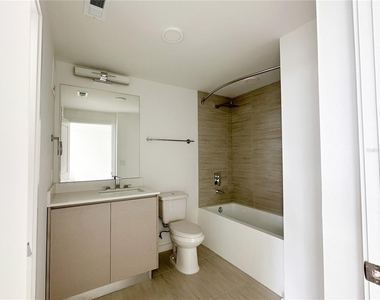 5563 Millenia Park Blvd - Photo Thumbnail 14