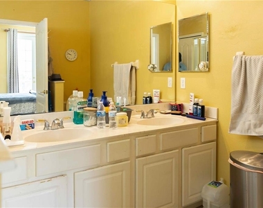 4940 Bellthorn Drive - Photo Thumbnail 7