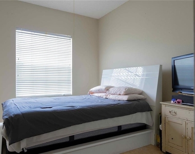4940 Bellthorn Drive - Photo Thumbnail 8